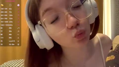 Snapshot of evonnesilvestre chatting on 12, 9, 2025 Eva online show from 12, 9, 2025