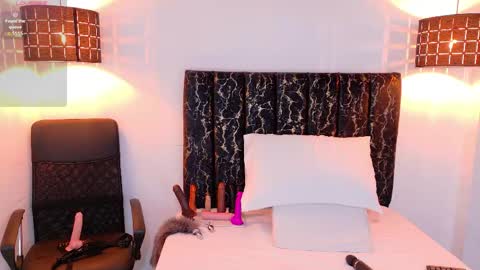 evvaa_moon online show from 11, 4, 2026