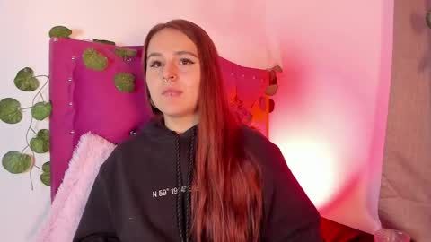 Snapshot of evy_orange1 chatting on 19, 1, 2025 EVY online show from 19, 1, 2025