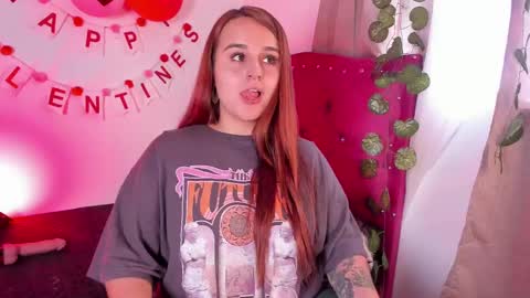 Snapshot of evy_orange1 chatting on 12, 2, 2025 EVY online show from 12, 2, 2025