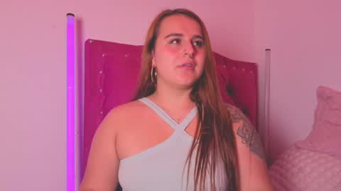 Snapshot of evy_orange1 chatting on 13, 11, 2025 EVY online show from 13, 11, 2025