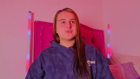 Snapshot of evy_orange1 chatting on 22, 11, 2025 EVY online show from 22, 11, 2025