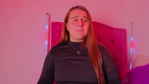 Snapshot of evy_orange1 chatting on 23, 11, 2025 EVY online show from 23, 11, 2025