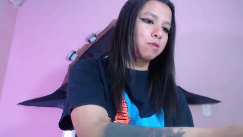 Snapshot of evybubbles_ chatting on 1, 10, 2025 Im Evy online show from 1, 10, 2025