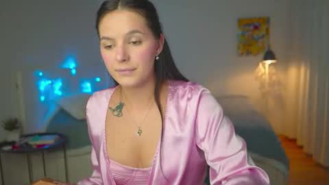 ewelynscott online show from 19, 10, 2025