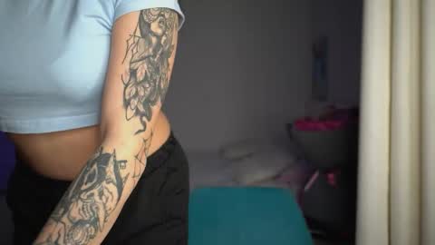 ewelynscott online show from 17, 11, 2025