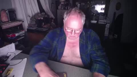 Snapshot of exceos chatting on 21, 12, 2024 EXCEOS online show from 21, 12, 2024
