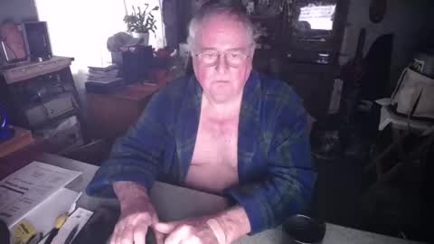 Snapshot of exceos chatting on 3, 3, 2025 EXCEOS online show from 3, 3, 2025