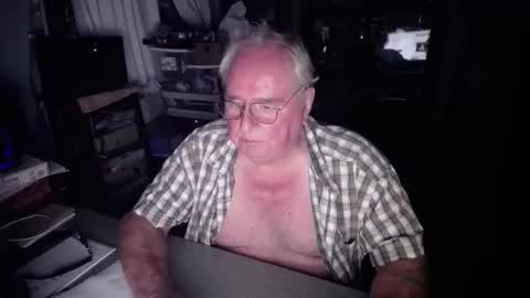 Snapshot of exceos chatting on 26, 10, 2025 EXCEOS online show from 26, 10, 2025