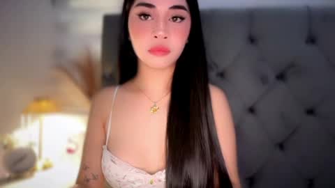Snapshot of expensivets_chloe chatting on 26, 4, 2026 chloee online show from 26, 4, 2026