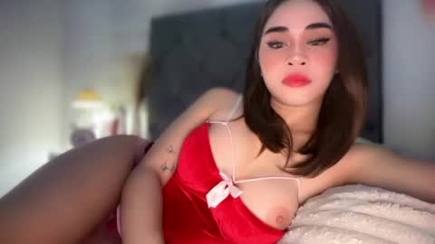 Snapshot of expensivets_chloe chatting on 3, 5, 2026 chloee online show from 3, 5, 2026