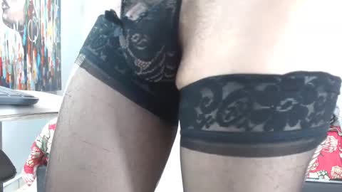 Snapshot of extrella_latina22 chatting on 8, 12, 2024 extrella_latina22 online show from 8, 12, 2024