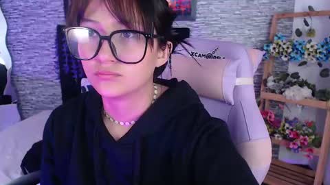 Snapshot of eyesmoon7710 chatting on 15, 6, 2026 eyes moon online show from 15, 6, 2026