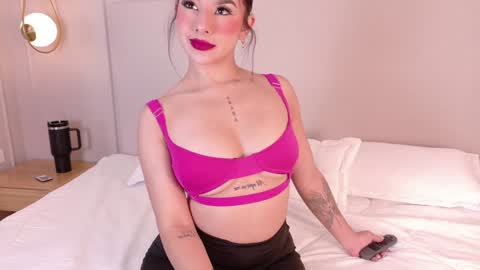 Snapshot of eymicooper chatting on 8, 1, 2025 eymicooper online show from 8, 1, 2025