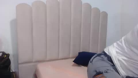 Snapshot of eymytastty chatting on 13, 11, 2025 eymytastty online show from 13, 11, 2025