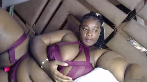 eyshaexotii online show from 10, 9, 2025