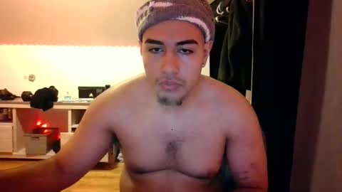 ezzteban935 online show from 17, 4, 2026