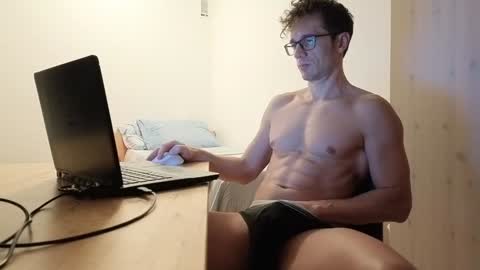 Mick online show from 1, 12, 2024