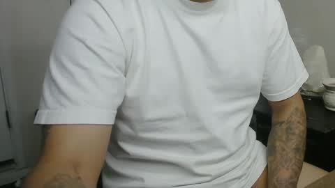 Snapshot of faded805 chatting on 5, 2, 2025 Mark online show from 5, 2, 2025