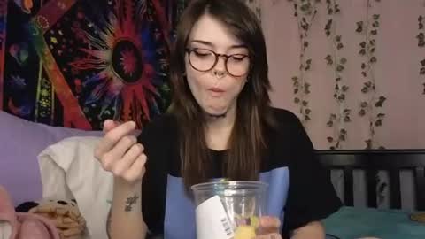 Snapshot of faerienugs chatting on 8, 2, 2026 Faerie 3 online show from 8, 2, 2026