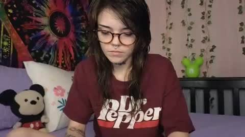 Snapshot of faerienugs chatting on 11, 2, 2026 Faerie 3 online show from 11, 2, 2026