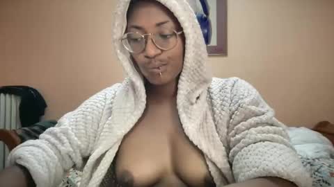 Snapshot of fairygodmommy chatting on 23, 9, 2025 fairygodmommy online show from 23, 9, 2025