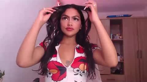 Snapshot of fairylatin chatting on 25, 12, 2024 fairylatin online show from 25, 12, 2024