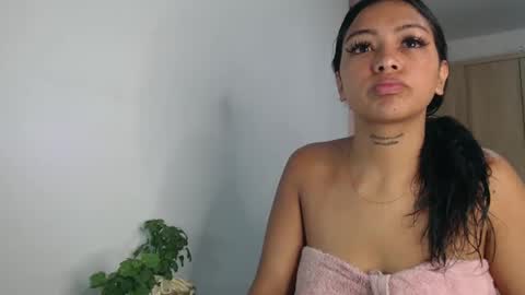 Snapshot of fairylatin chatting on 30, 12, 2024 fairylatin online show from 30, 12, 2024