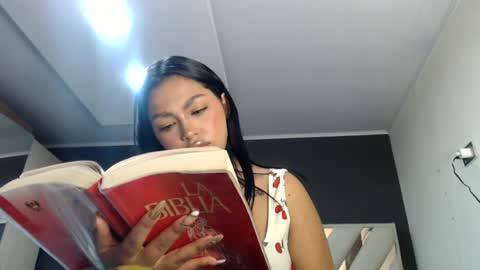 Snapshot of fairylatin chatting on 5, 7, 2026 fairylatin online show from 5, 7, 2026