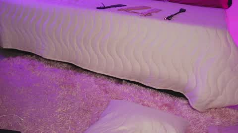 Sara  REMEMBER TO LEAVE A THUMB UP online show from 14, 4, 2026