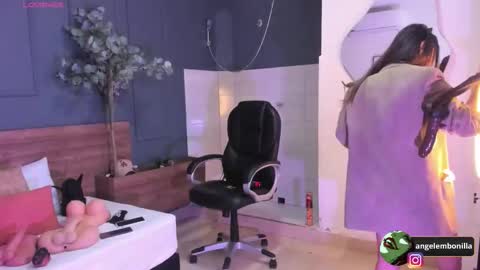 Megan    630  1330 -5 online show from 4, 12, 2025