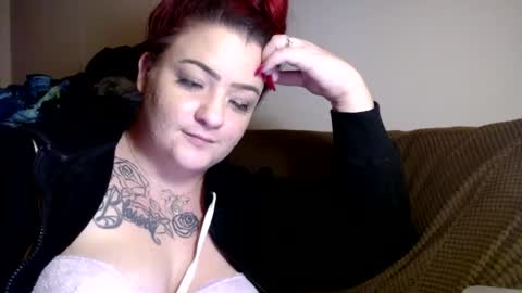 Snapshot of fallen_jezabel chatting on 12, 1, 2025 fallen_jezabel online show from 12, 1, 2025