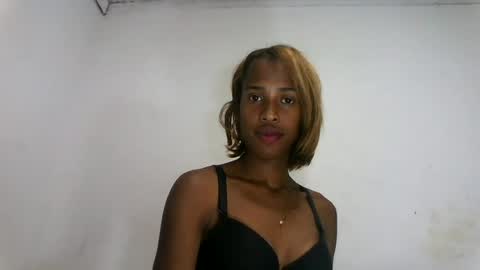 Snapshot of fallinah01 chatting on 29, 7, 2026 fallinah01 online show from 29, 7, 2026