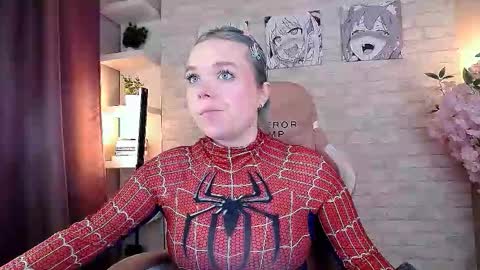 Bella online show from 19, 10, 2025