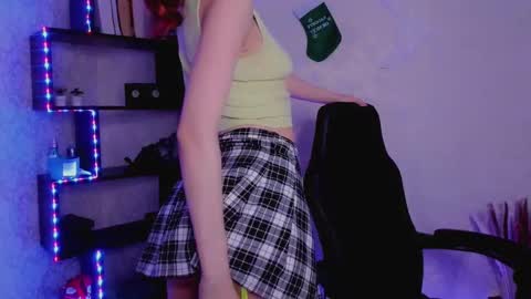 Snapshot of fane_stain chatting on 1, 1, 2025 Merida but you can call me Ida online show from 1, 1, 2025