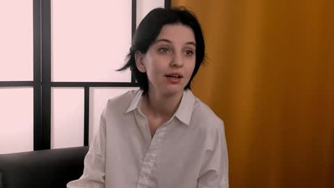 Mia online show from 2, 12, 2024