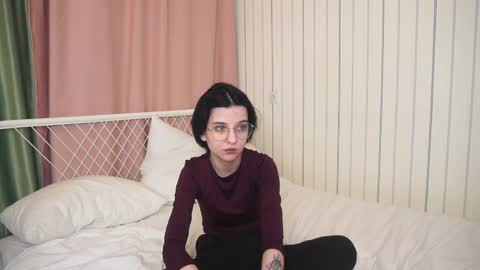 Mia online show from 9, 12, 2024