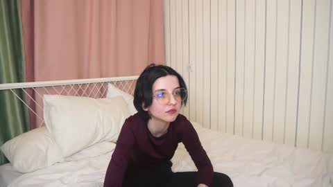 Mia online show from 9, 12, 2024