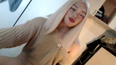 DANIELLA - DONT FORGET TO GIVE ME A THUMBSU UP online show from 25, 7, 2026
