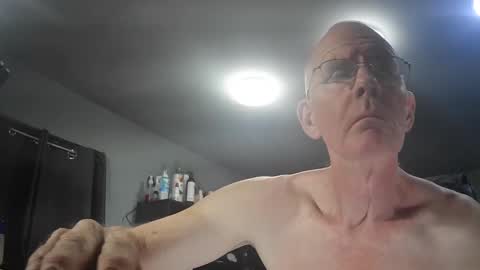 Snapshot of fantasyresort chatting on 2, 3, 2026 fantasyresort online show from 2, 3, 2026