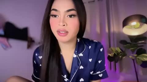 Snapshot of farrahmoanx chatting on 7, 7, 2026 farrahmoanx online show from 7, 7, 2026