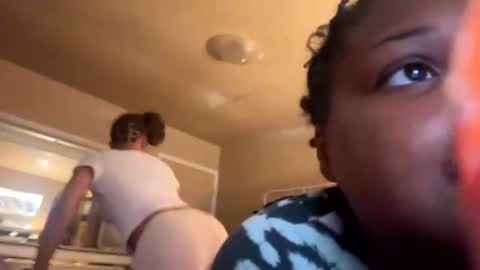 Snapshot of fatkewchiesusiee chatting on 21, 7, 2026 fatkewchiesusiee online show from 21, 7, 2026