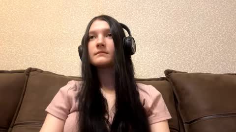 Aurora 18yo online show from 9, 1, 2026