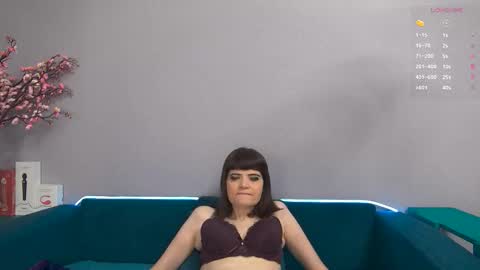 Snapshot of feelsgoodwoman chatting on 17, 9, 2025 Laura online show from 17, 9, 2025