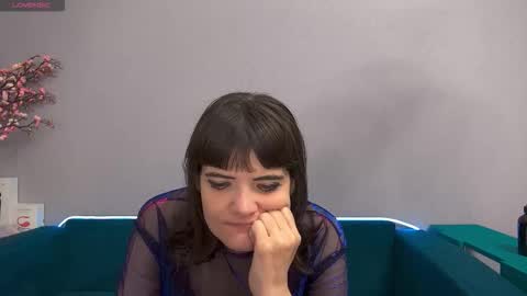 Snapshot of feelsgoodwoman chatting on 1, 10, 2025 Laura online show from 1, 10, 2025