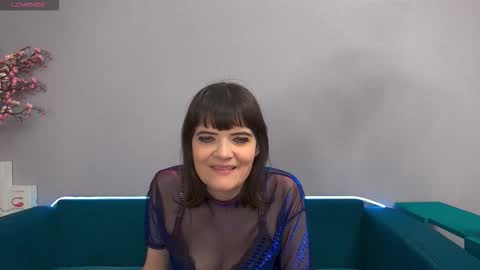 Snapshot of feelsgoodwoman chatting on 5, 10, 2025 Laura online show from 5, 10, 2025