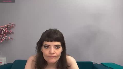 Snapshot of feelsgoodwoman chatting on 27, 10, 2025 Laura online show from 27, 10, 2025