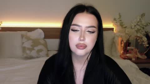 Felicia Herceg online show from 24, 10, 2025