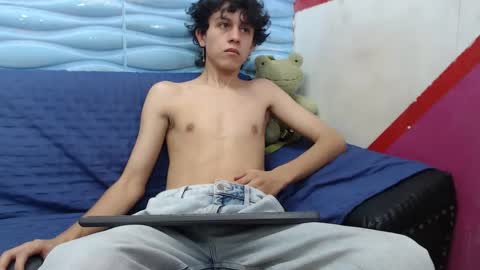 Snapshot of felipe_browns chatting on 9, 1, 2025 Felipe Browns online show from 9, 1, 2025