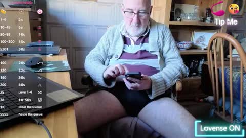 Adam online show from 24, 10, 2025